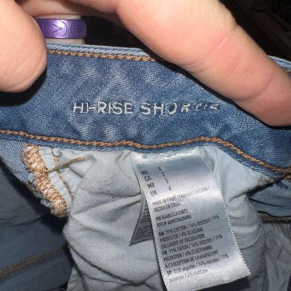 American Eagle destroyed cutoff 2 hi-rise shortie shorts - Picture 3 of 3